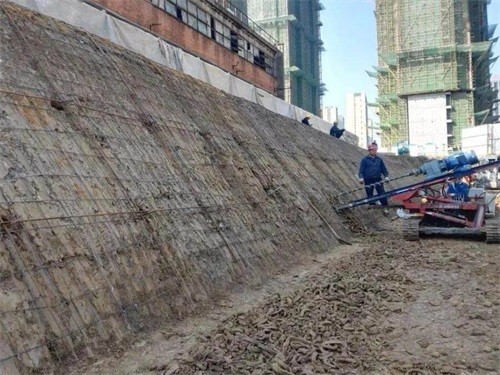 东川建筑边坡支护